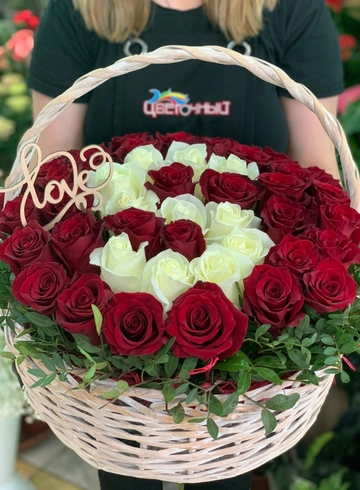 Композиция &laquo;Любовь&raquo; от интернет-магазина цветов в 