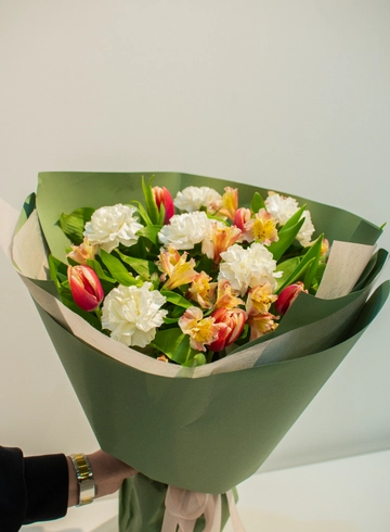 Букет «Таинственное очарование» от интернет-магазина цветов в 