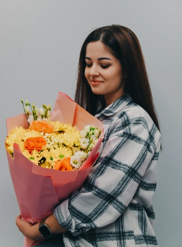 Букет «Цветочная сюрприз» от интернет-магазина цветов в 