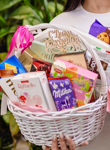 Корзина «Сладость» от интернет-магазина цветов в 