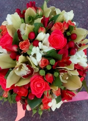 Букет невесты №8 «Кейси» от интернет-магазина цветов в 