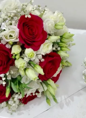 Букет невесты &laquo;Кружева&raquo; от интернет-магазина цветов в 