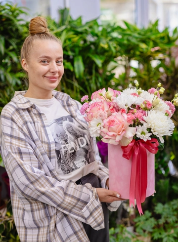 Шляпная коробка «Бархатный вечер» от интернет-магазина цветов в 