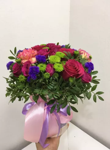 Шляпная коробка «Цветочная поляна» от интернет-магазина цветов в 