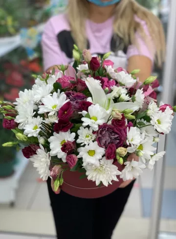 Шляпная коробка «Летний сад» от интернет-магазина цветов в 