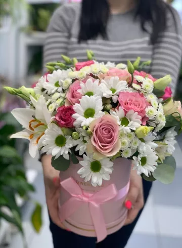 Шляпная коробка «Нежное чувство» от интернет-магазина цветов в 