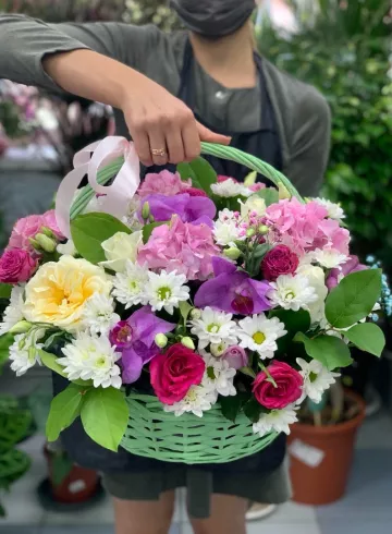 Корзина «Счастье» от интернет-магазина цветов в 