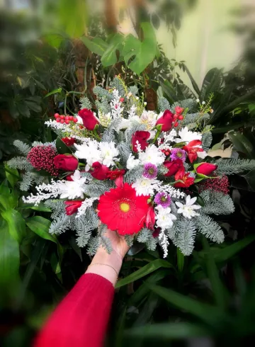 Композиция «Любимый праздник» от интернет-магазина цветов в 