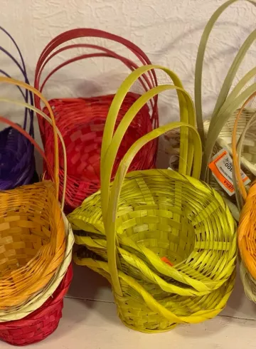 Корзинка плетеная в ассортименте от интернет-магазина цветов в 