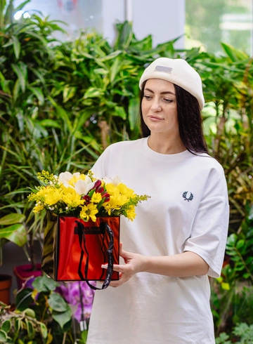 Композиция «Яркость красок» от интернет-магазина цветов в 