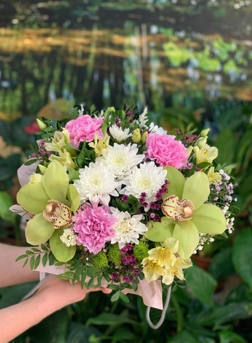 Композиция «Романтический подарок» от интернет-магазина цветов в 