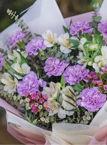 Букет &laquo;Парижская Весна&raquo; от интернет-магазина цветов в 