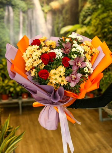 Букет «Дивный сад» от интернет-магазина цветов в 